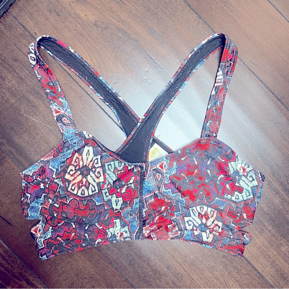 Perfect Vacation Workout sports bra top cross back with cut out